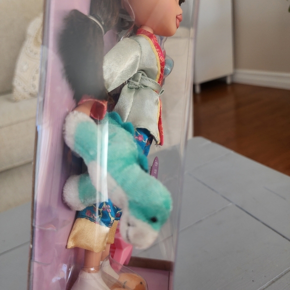 MGA Bratz Slumber Party Jade 2024 Asian Sleep Over Doll Beautiful - Picture 9 of 9